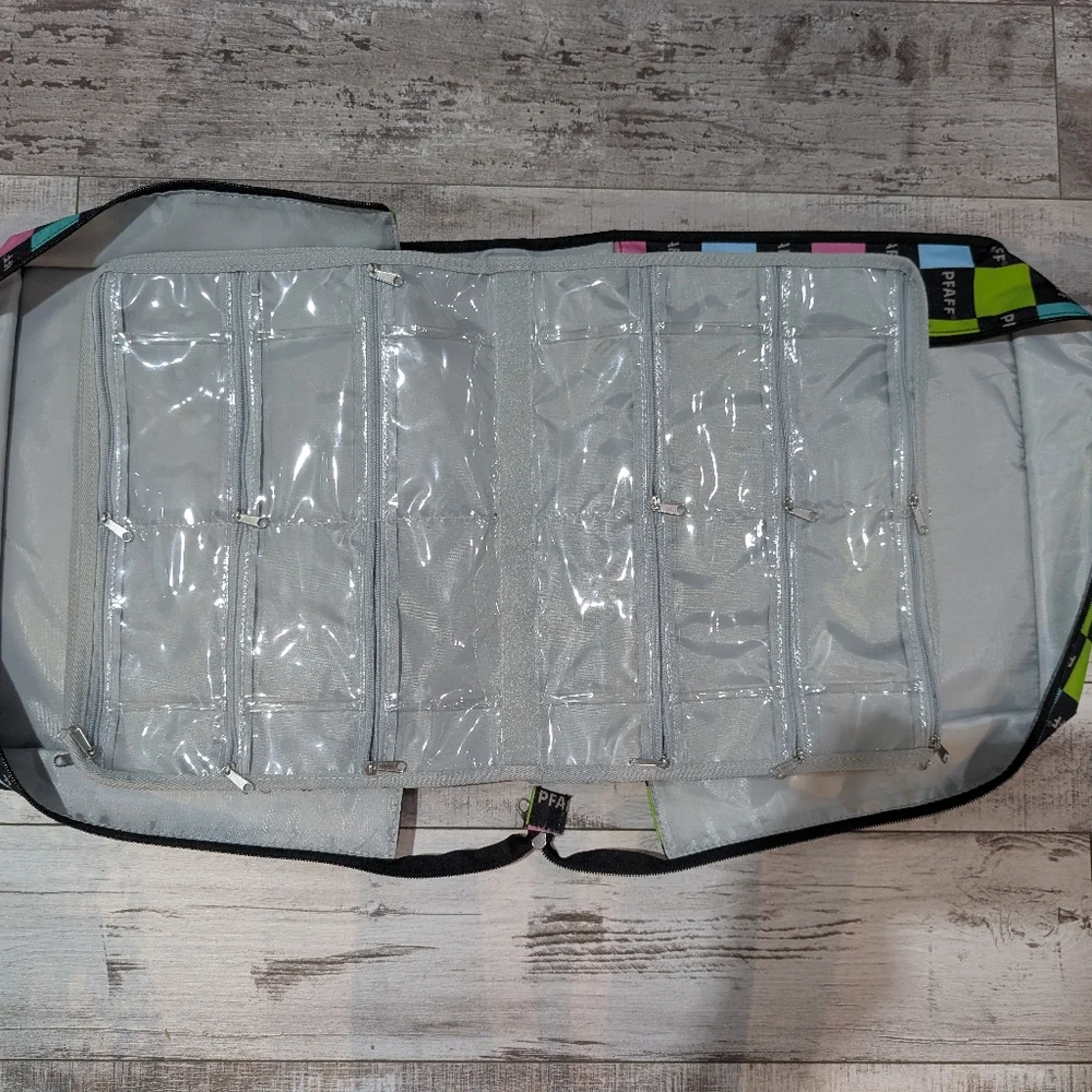 Pfaff Accessory‎ Tote with 4 Compartment Pages